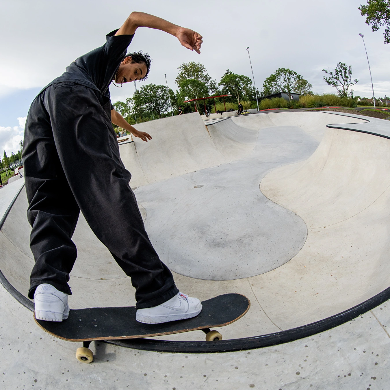 Nine Yards skatepark Goes Mano Wolf - backside-smith