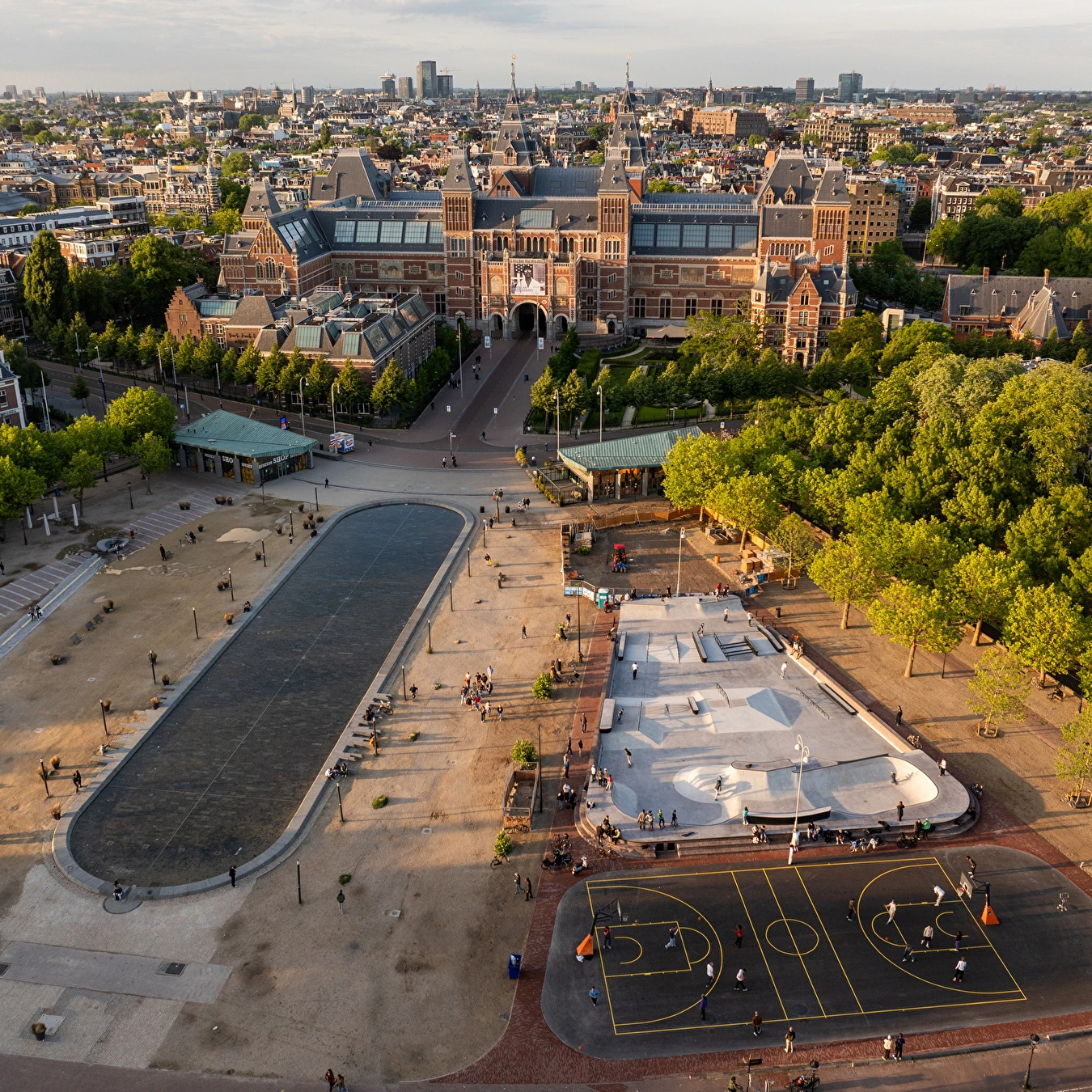 Outdoor skatepark Museumplein Amsterdam Nine Yards