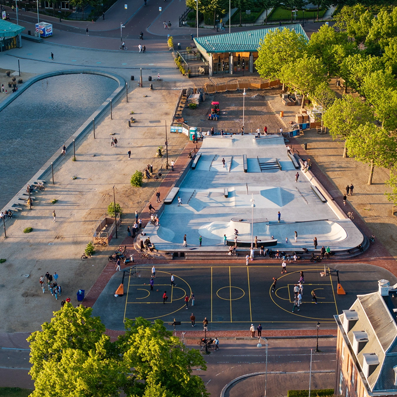 Outdoor skatepark Museumplein Amsterdam Nine Yards