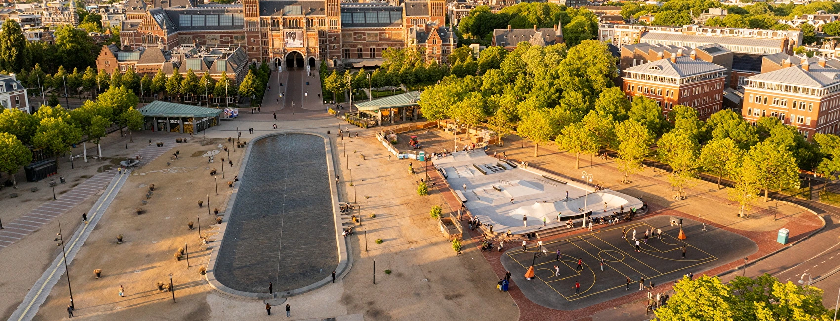 Outdoor skatepark Museumplein Amsterdam Nine Yards