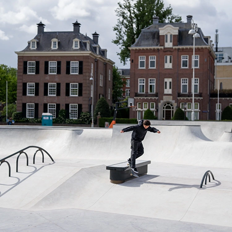 Outdoor skatepark Museumplein Amsterdam Nine Yards