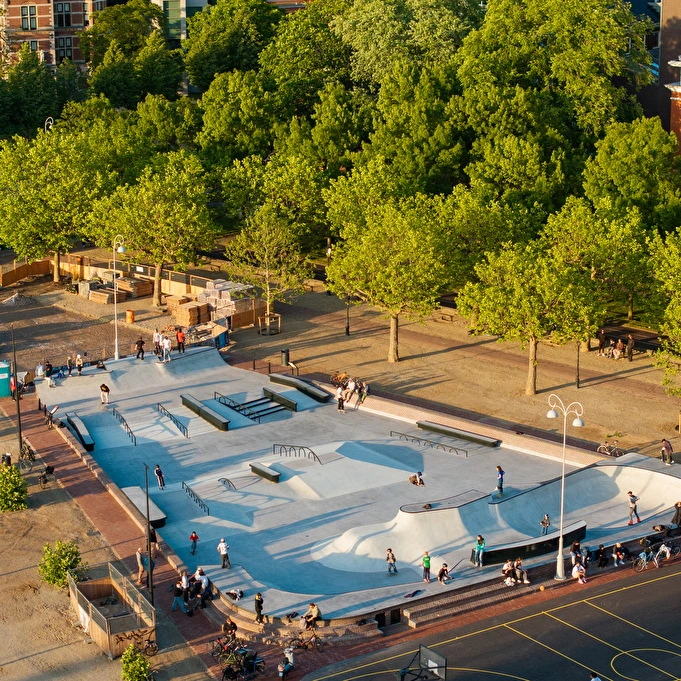 Outdoor skatepark Museumplein Amsterdam Nine Yards
