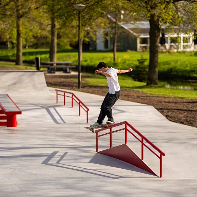 Nine Yards Kenzy Alphen aan de Rijn skatepark bouw