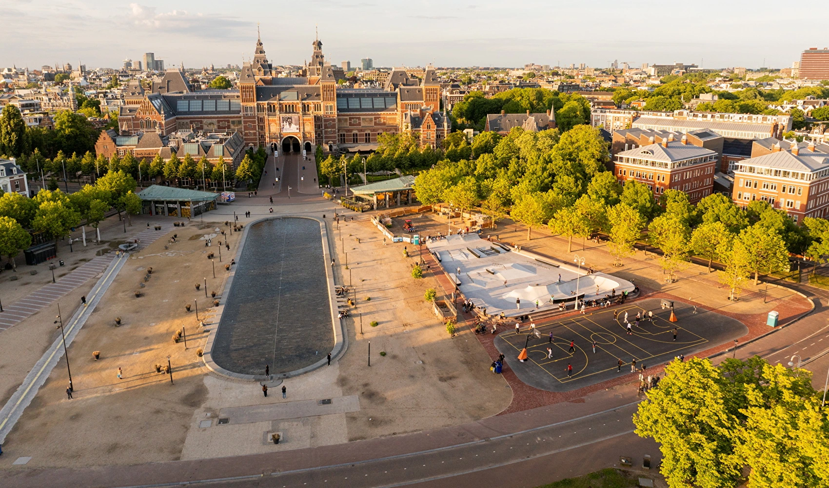 Outdoor skatepark Museumplein Amsterdam Nine Yards