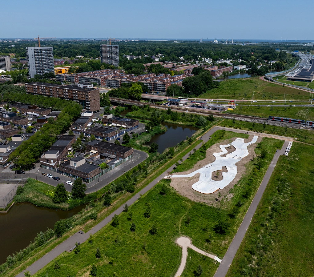 Outdoor skatepark Brasapark Amsterdam Nine Yards